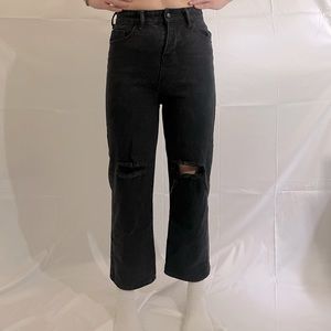 BLACK DISTRESSED JEANS